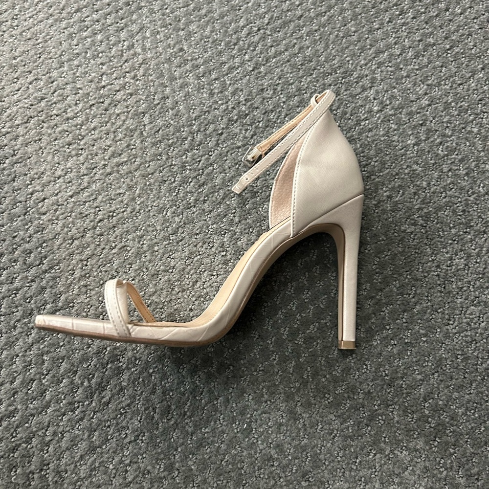 heeled sandal - Picture 2 of 4